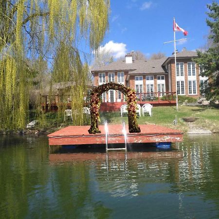 Lakeside Private Suite-Queen Bed Room Tottenham ภายนอก รูปภาพ